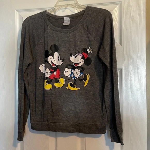 Disney women’s Mickey and Minnie light weight sweatshirt size medium - Picture 1 of 7